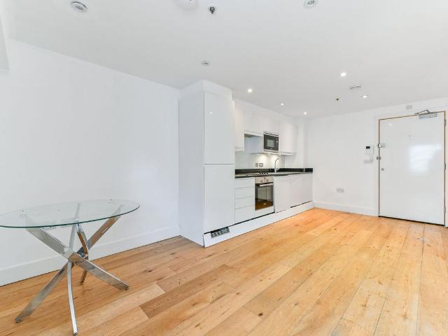 House for rent in London Borough of Croydon, Greater London