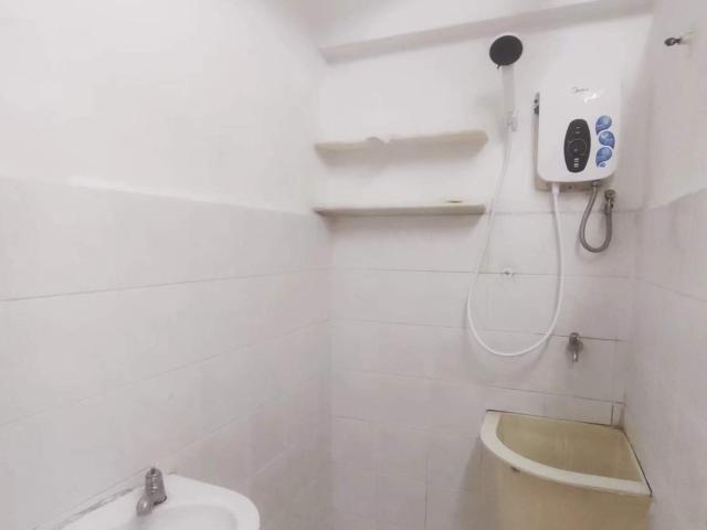 Room for rent in Mukim 13, Georgetown