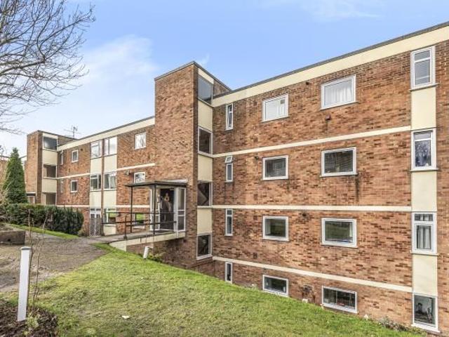 Apartment for rent in Totteridge, Cressex