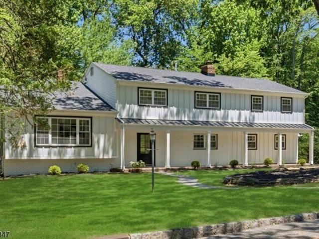 House for sale in Springfield, New Jersey