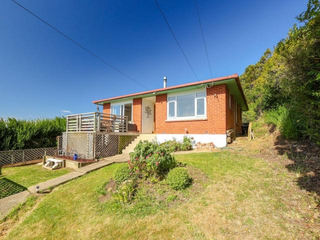House for rent in Otakou