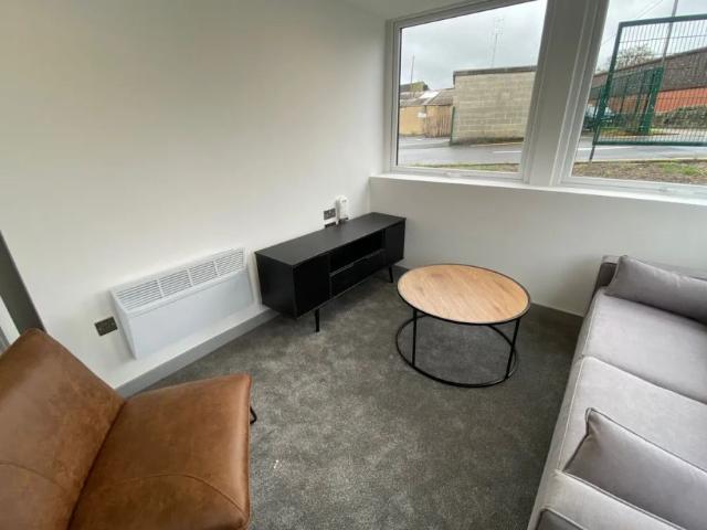 Room for rent in Henshaw, Yeadon