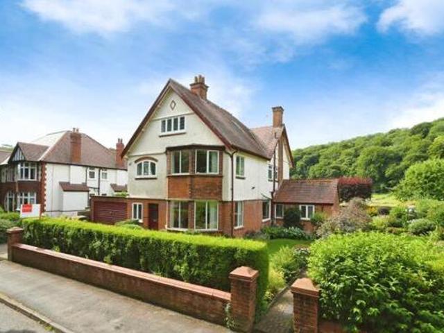 House for sale in Charlesworth, East Midlands