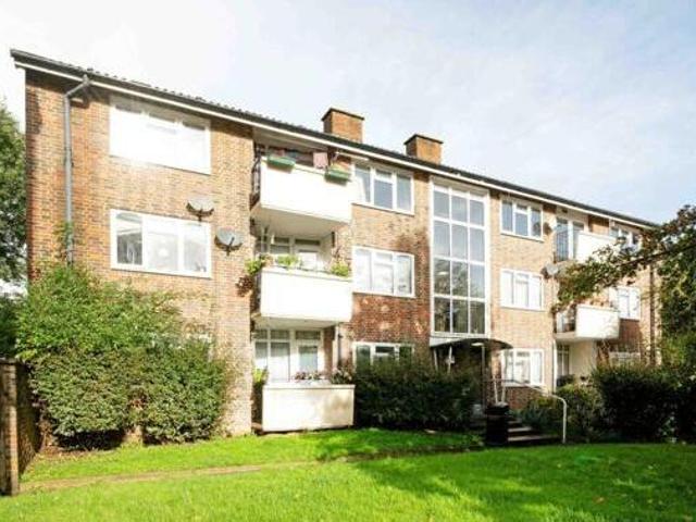 House for sale in Chessington