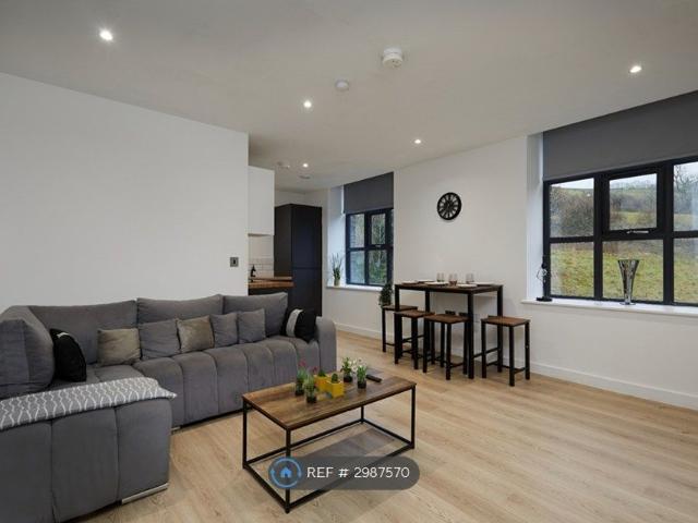 Apartment for rent in Hinchliffe Mill, West Yorkshire