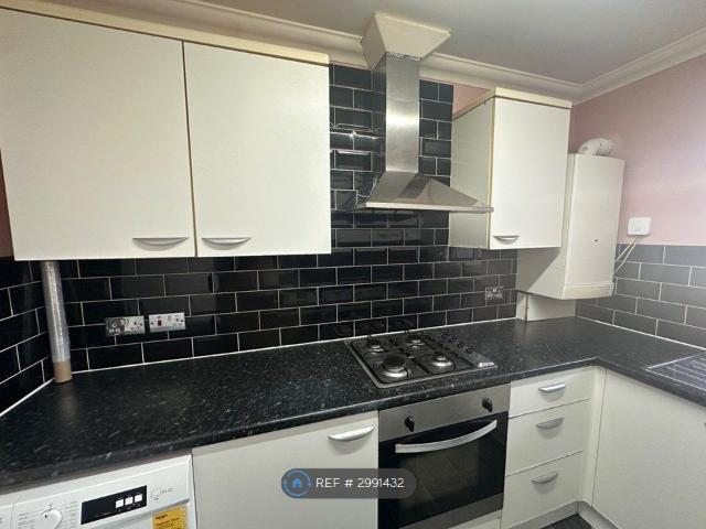 Apartment for rent in Seven Kings, Greater London