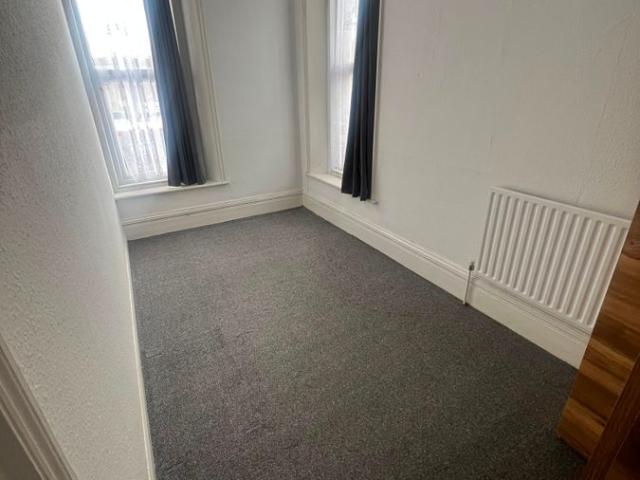 Apartment for rent in Seven Kings, Greater London