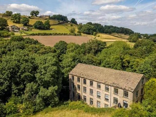 House for sale in Holmfirth, West Yorkshire