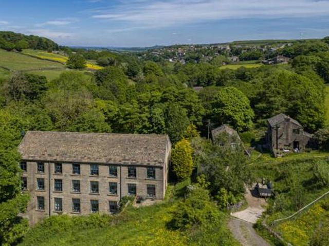House for sale in Holmfirth, West Yorkshire