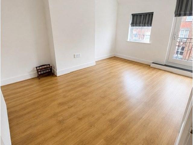 Apartment for rent in Northwood, Greater London
