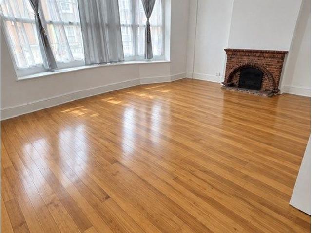 Apartment for rent in Northwood, Greater London