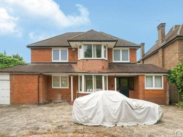 House for sale in Little Stanmore, Greater London