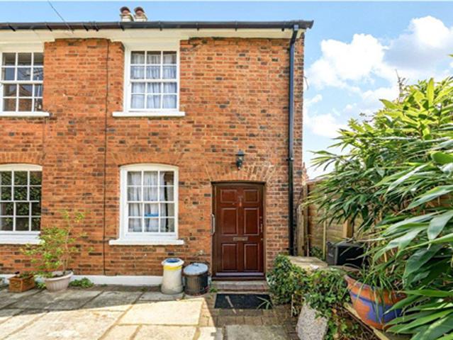 House for rent in Little Stanmore, Greater London