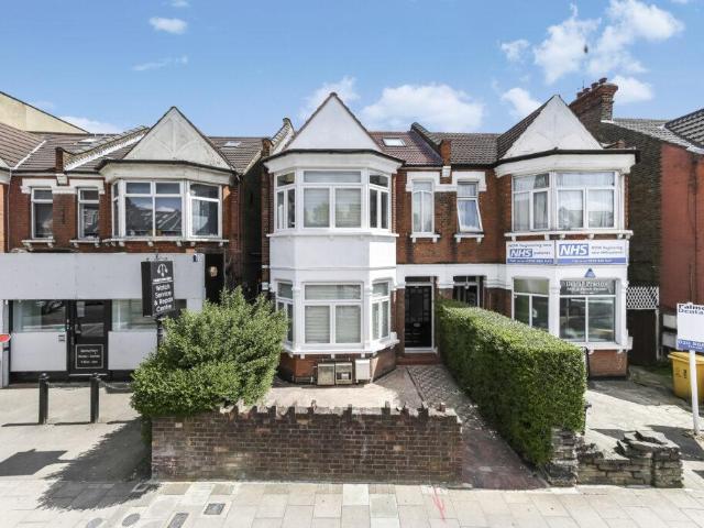 House for rent in Palmers Green, Greater London