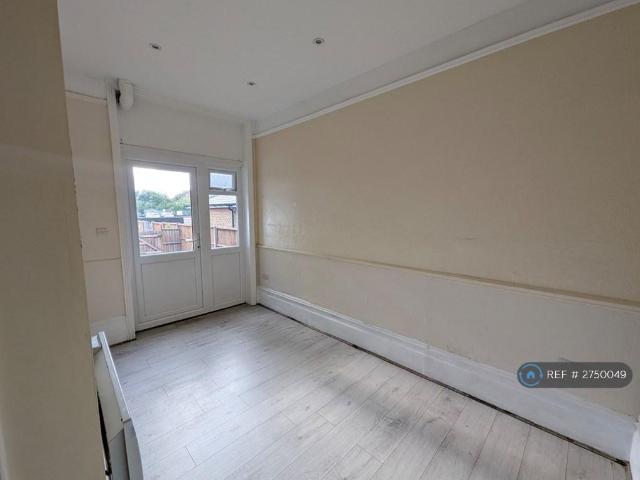 Apartment for rent in Palmers Green, Greater London