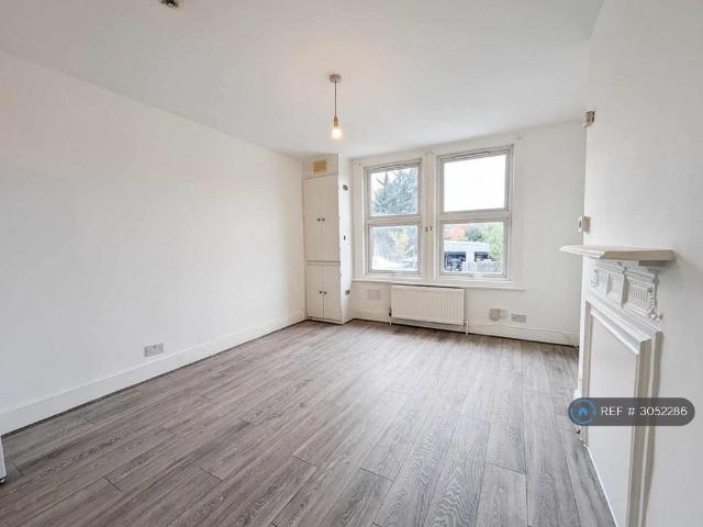 Apartment for rent in London Borough of Enfield, Greater London
