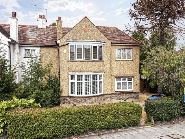 Apartment for rent in Edmonton, Greater London