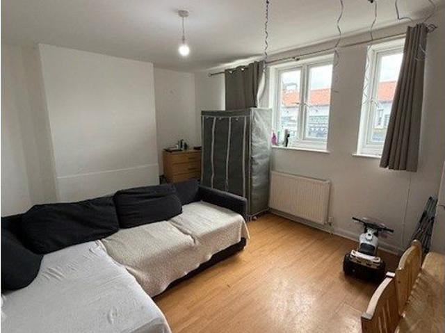 Apartment for rent in Winchmore Hill, Edmonton