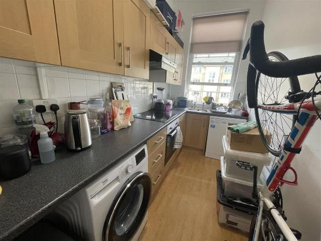 Apartment for rent in Brownswood Park, Stoke Newington