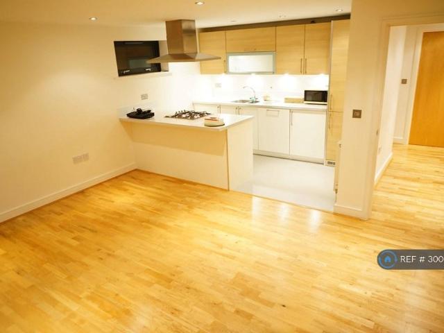 Apartment for rent in Brownswood Park, Stoke Newington