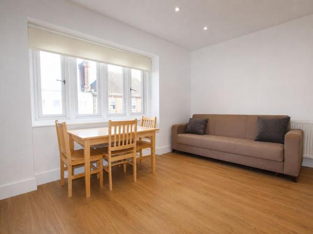 House for rent in Palmers Green, Greater London