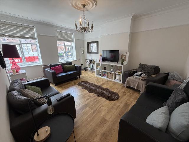 House for rent in Palmers Green, Greater London