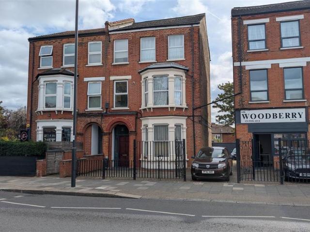 House for rent in Palmers Green, Greater London