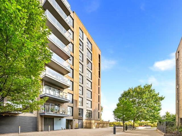 Apartment for rent in Brownswood Park, Greater London