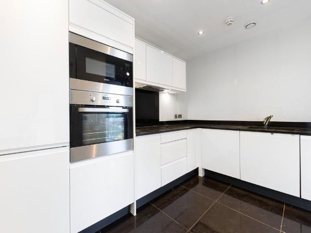 Apartment for rent in Brownswood Park, Stoke Newington