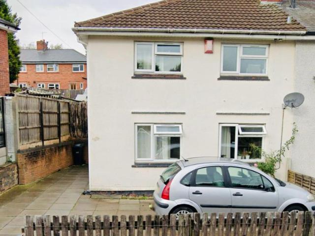 House for rent in Dixon's Green, West Midlands