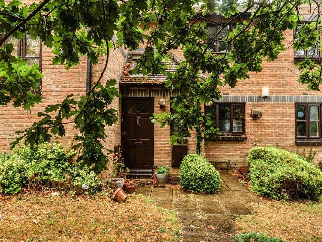 Studio for rent in Barton, Oxford