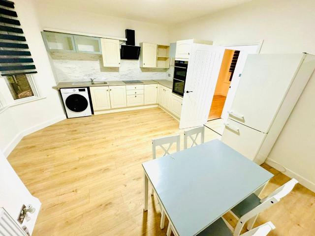 Apartment for rent in Upton, Greater London