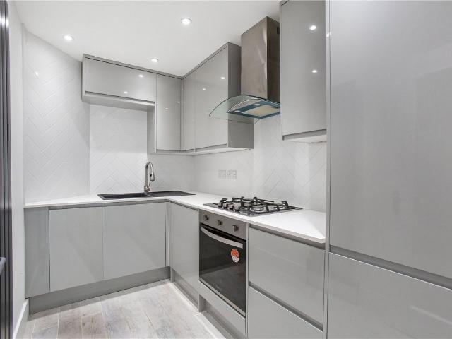 Apartment for rent in Upton Park, Greater London