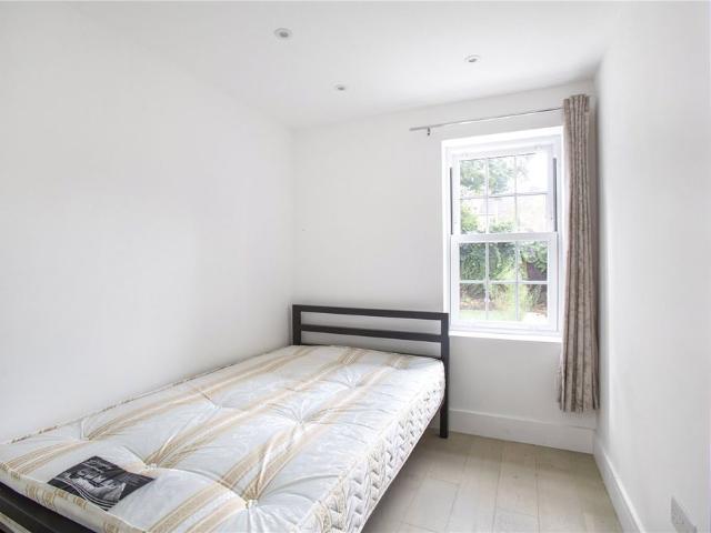 Apartment for rent in Upton Park, Greater London