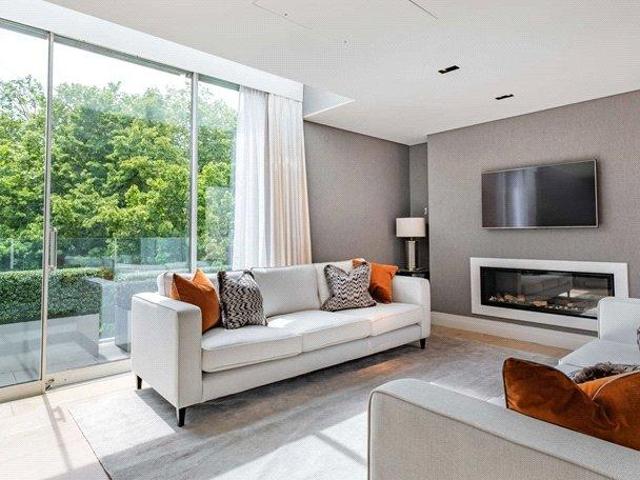 Apartment for rent in Mayfair, Greater London