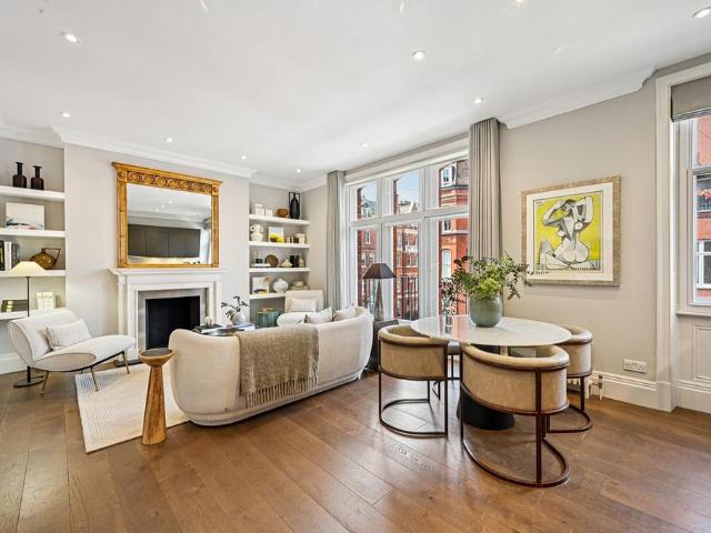 Apartment for rent in Mayfair, Greater London