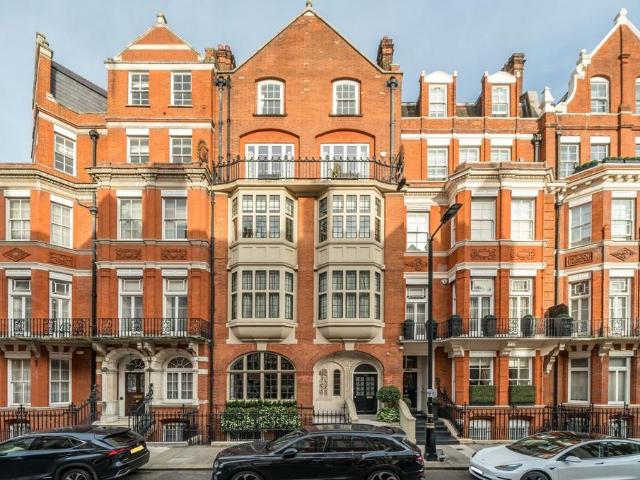 Apartment for rent in Mayfair, Greater London