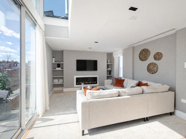 Apartment for rent in Mayfair, Greater London