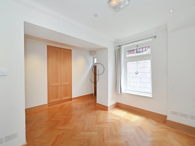 Apartment for rent in Mayfair, Greater London