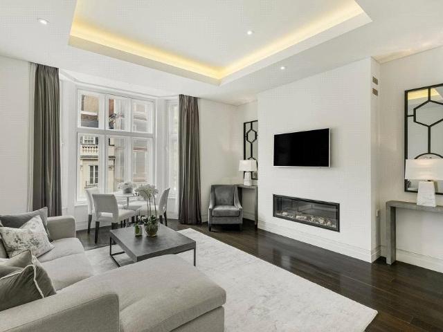 Apartment for rent in Mayfair, Greater London
