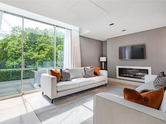 Apartment for rent in Mayfair, Greater London