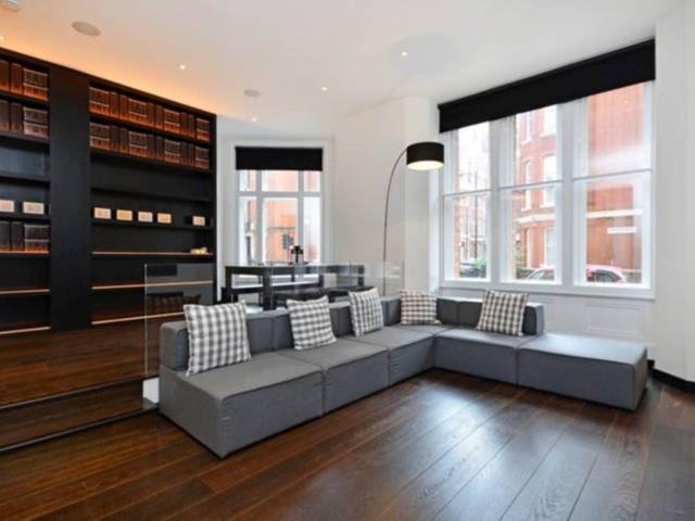 Apartment for rent in Mayfair, Greater London