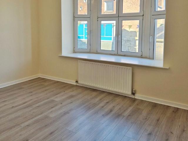 Apartment for rent in Cimla, Neath