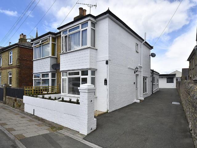 Apartment for rent in Binstead, Ryde
