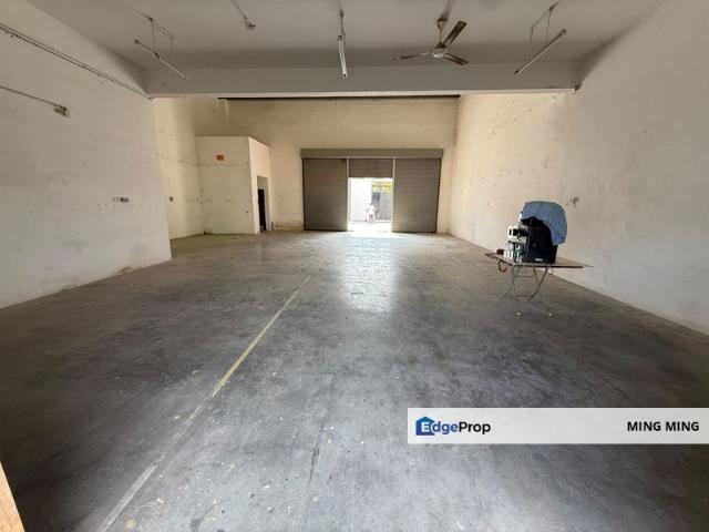 Warehouse for rent in Sendayan Village, Negeri Sembilan