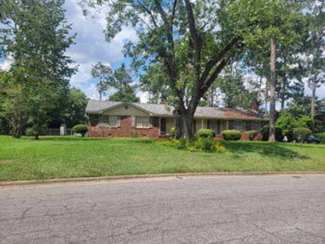 House for sale in Lake Park, Albany