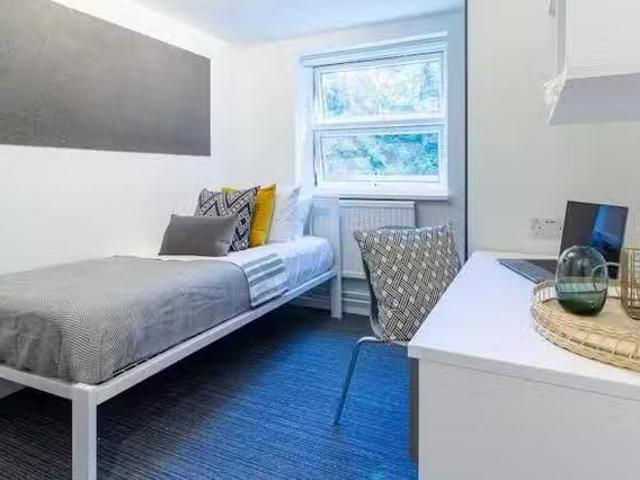 Apartment for rent in Bassett Green, Southampton
