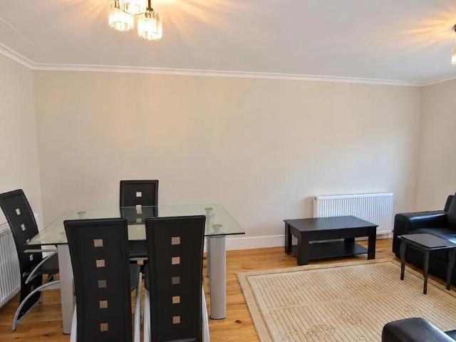Apartment for rent in Englefield Green, Runnymede