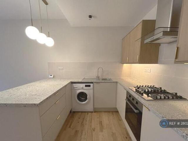 House for rent in Calderstones