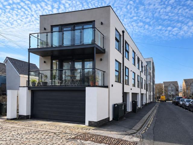 Apartment for rent in Greenbank, Mount Wise